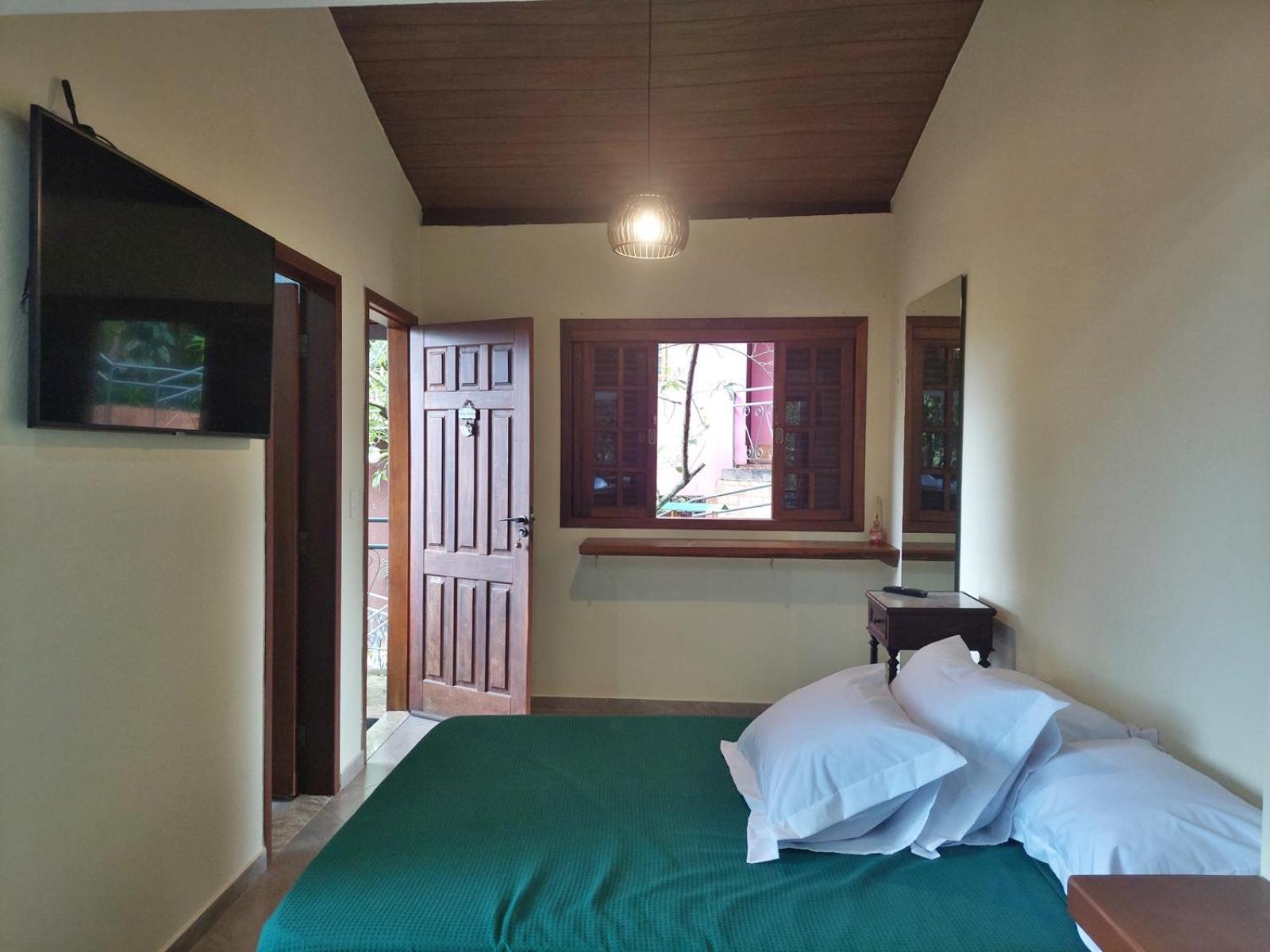 Pousada Aquarela - Macacos Hotel Macacos  Bilik gambar
